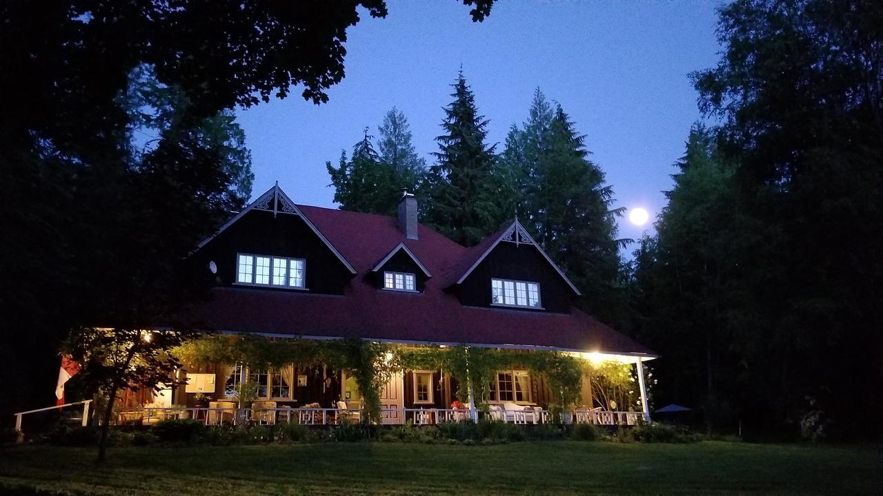 Wedgwood Manor And Glamping Retreat Hotel Crawford Bay Ngoại thất bức ảnh