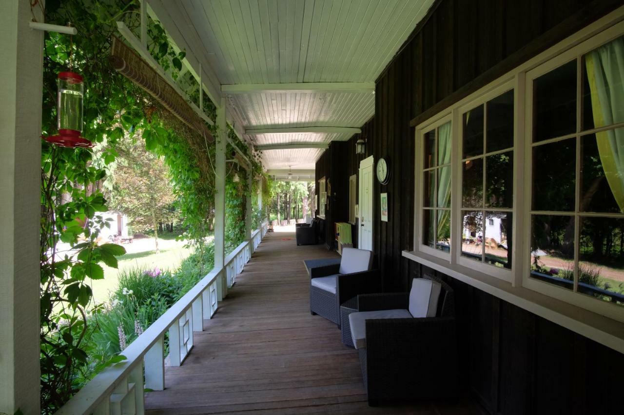 Wedgwood Manor And Glamping Retreat Hotel Crawford Bay Ngoại thất bức ảnh