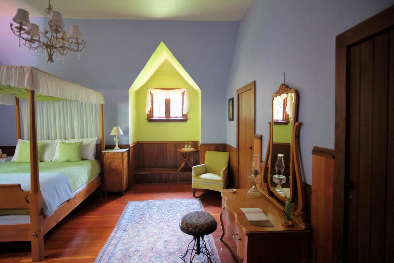 Wedgwood Manor And Glamping Retreat Hotel Crawford Bay Ngoại thất bức ảnh